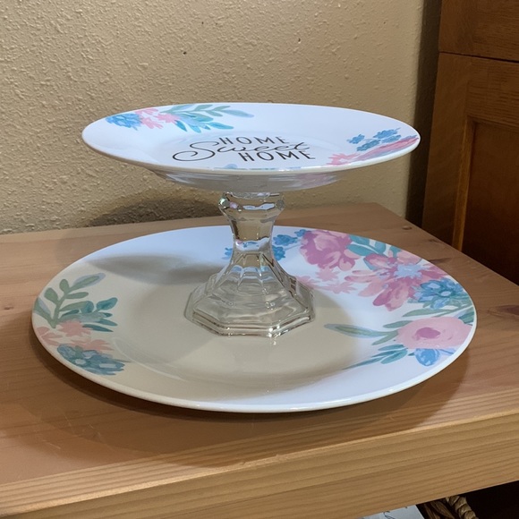 2-Tier Display or Serving Tray - Picture 3 of 3